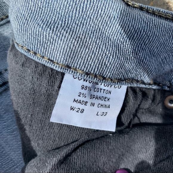 Cowgirl Tuff Co Diva distressed embellished jeans 28x33 - Picture 5 of 6